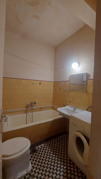 Batistei, aproape de Centrul Cultural Chinez,