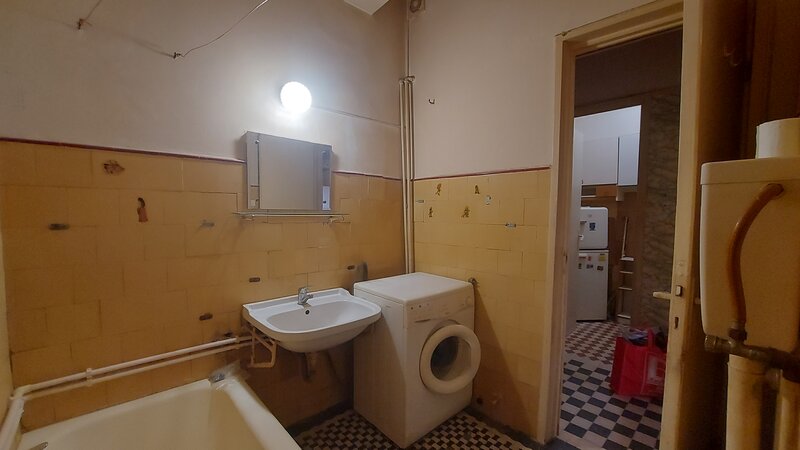 Batistei, aproape de Centrul Cultural Chinez,